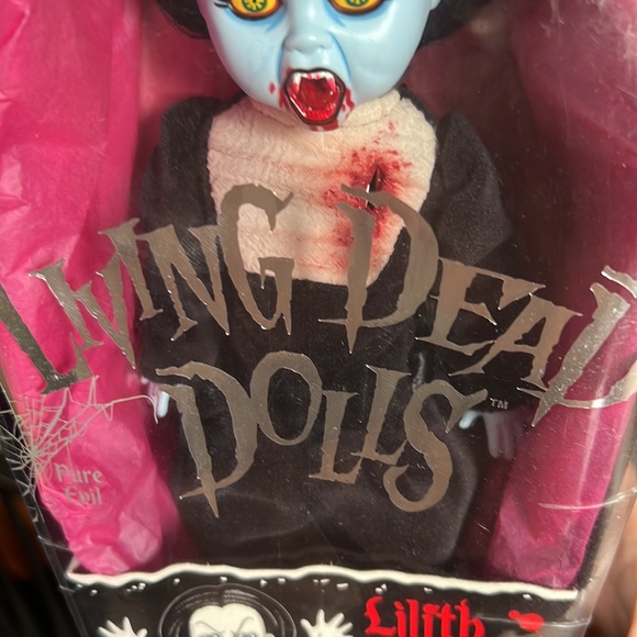 Living Dead Doll Series 3 - Lilith - Picture 3 of 5